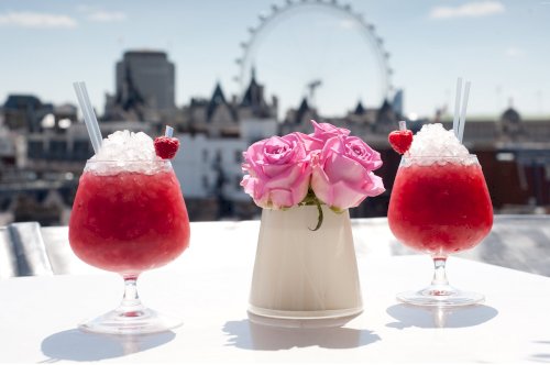 WHY DO PEOPLE WORRY ABOUT MIXING CBD AND ALCOHOL TOGETHER?