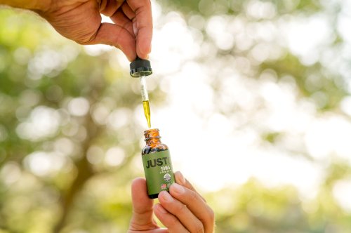 Difference Between CBD Oil and Hemp Seed Oil