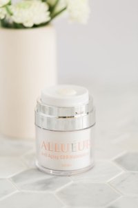 ANTI-AGING CBD MOISTURIZER