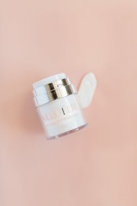 ANTI-AGING CBD MOISTURIZER